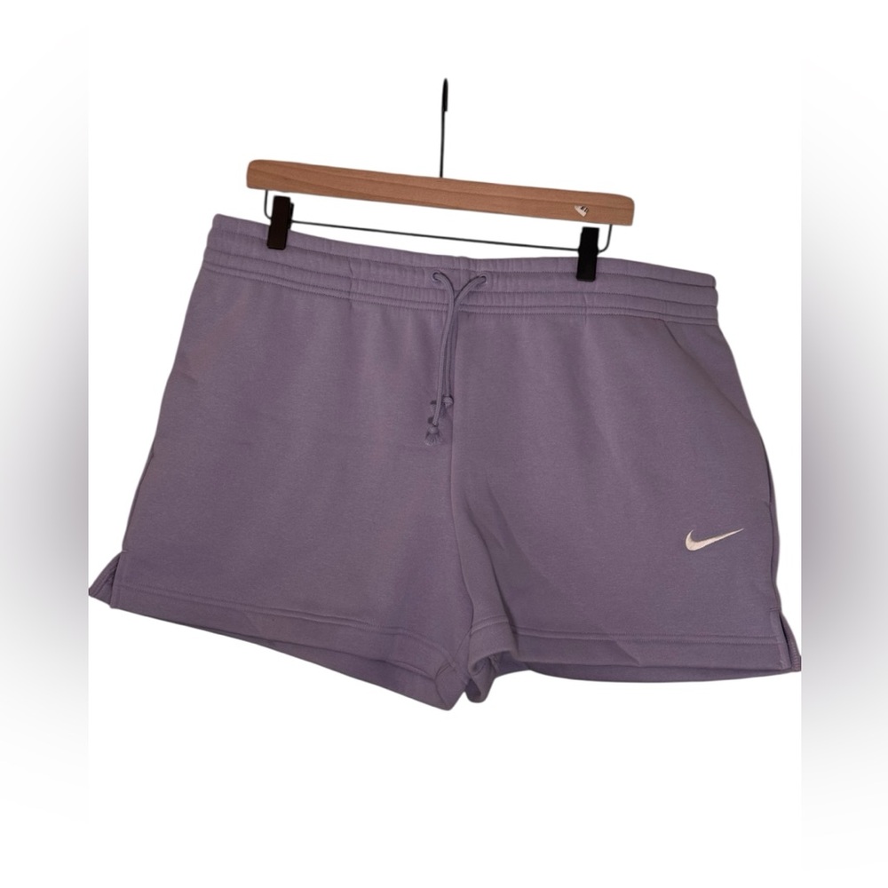 NWT Nike Women's Lavender Standard Fit Mid-Rise Fleece Shorts 4" | Sz XL